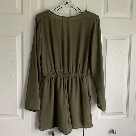 GREEN ROMPER - Picture 10 of 11